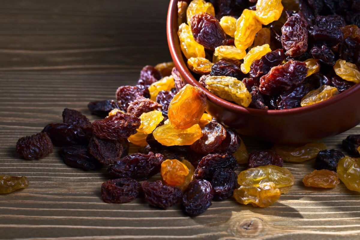 Nho khô có tác dụng gì